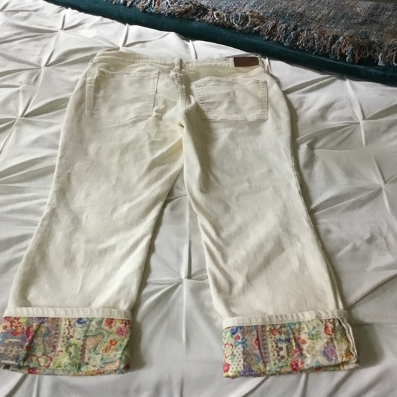 Johnny Was Cream Cropped Jeans with Floral Accents (EUC) - Picture 6 of 8
